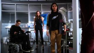 The Flash S2E17  Team Flash amp Barry meet Future Barry [upl. by Niki]