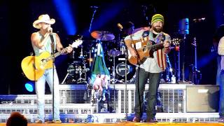 Kenny ChesneyZac Brown  Dixieland Delight  Lambeau 61111 [upl. by Assenal]